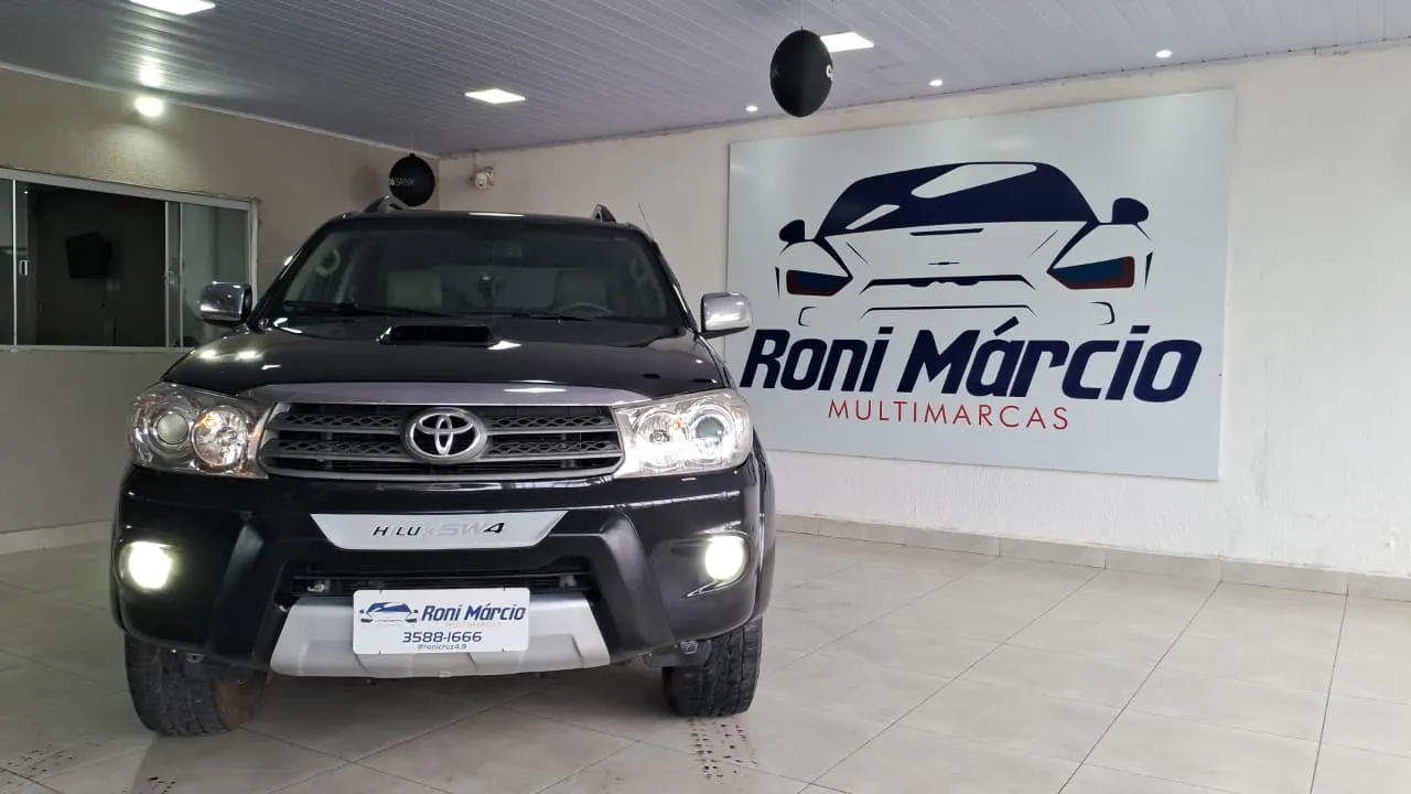 TOYOTA/ HILUX SW4 SRV 7